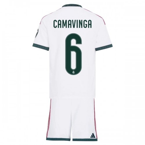 Jalkapallo Fanipaita Real Madrid Camavinga 6 Kotipeliasusetti 2026-27 - Lapset Jalkapallo Fanipaita Real Madrid Camavinga 6 Kotipeliasusetti 2026-27 - Lapset