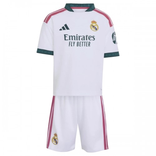 Jalkapallo Fanipaita Real Madrid Kotipeliasusetti 2026-27 - Lapset Jalkapallo Fanipaita Real Madrid Kotipeliasusetti 2026-27 - Lapset