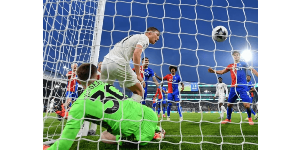 Manchester United kärsi nöyryyttävän tappion 0-4 Crystal Palacessa Manchester United kärsi nöyryyttävän tappion 0-4 Crystal Palacessa