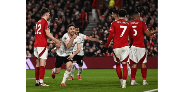 Slote teki maagisen vaihdon, ja Liverpool tasoitti Nottingham Forestin 1-1 Slote teki maagisen vaihdon, ja Liverpool tasoitti Nottingham Forestin 1-1