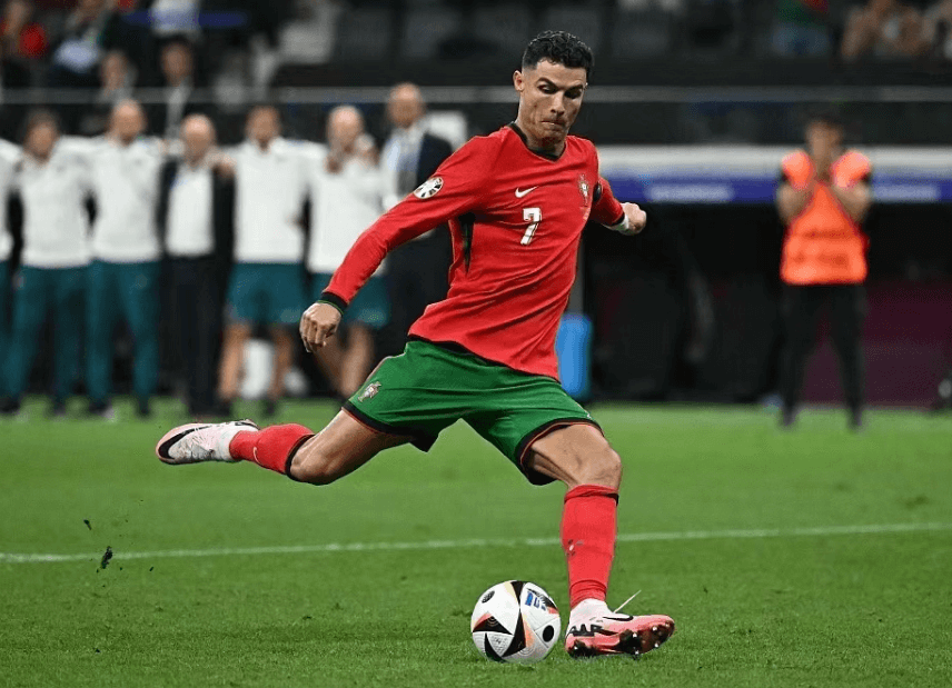 Ronaldo tekee silti kaikkensa, Costa on ylennyksen sankari