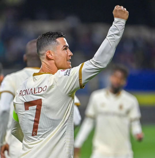 38-vuotias Ronaldo teki toisen hattutempun