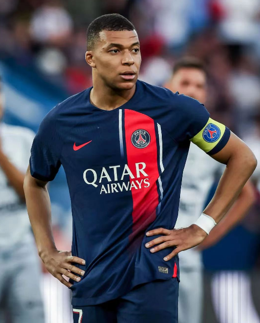 Mbappe kieltäytyy uusimasta sopimusta, Paris ilmaisee vihaa, odottaa myyvänsä hänet